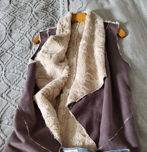 Faux Shearling Vest - Picture 1 of 4